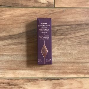 Charlotte tilbury legendary queen lipstick